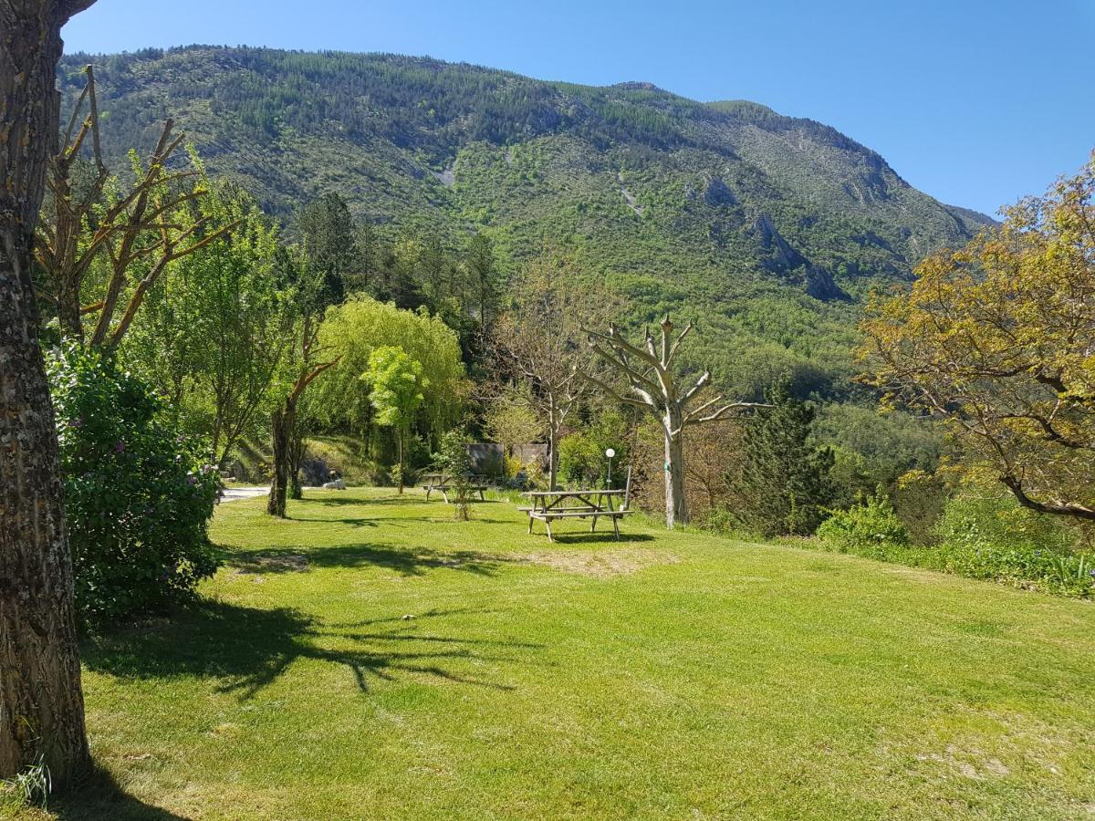 Camping Calme Et Nature Castellane Ngoại thất bức ảnh