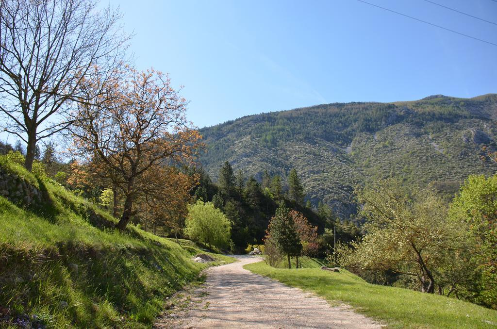 Camping Calme Et Nature Castellane Ngoại thất bức ảnh