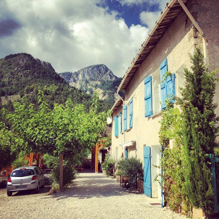 Camping Calme Et Nature Castellane Ngoại thất bức ảnh