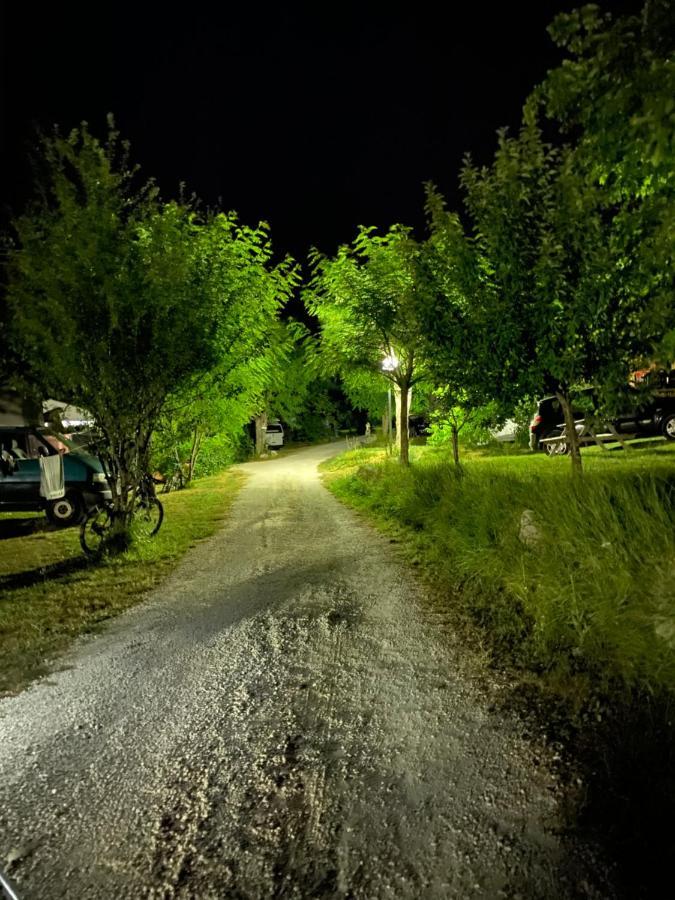 Camping Calme Et Nature Castellane Ngoại thất bức ảnh