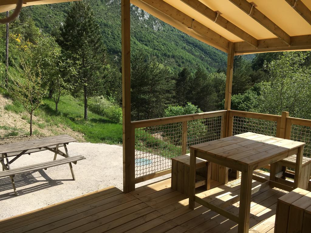 Camping Calme Et Nature Castellane Ngoại thất bức ảnh