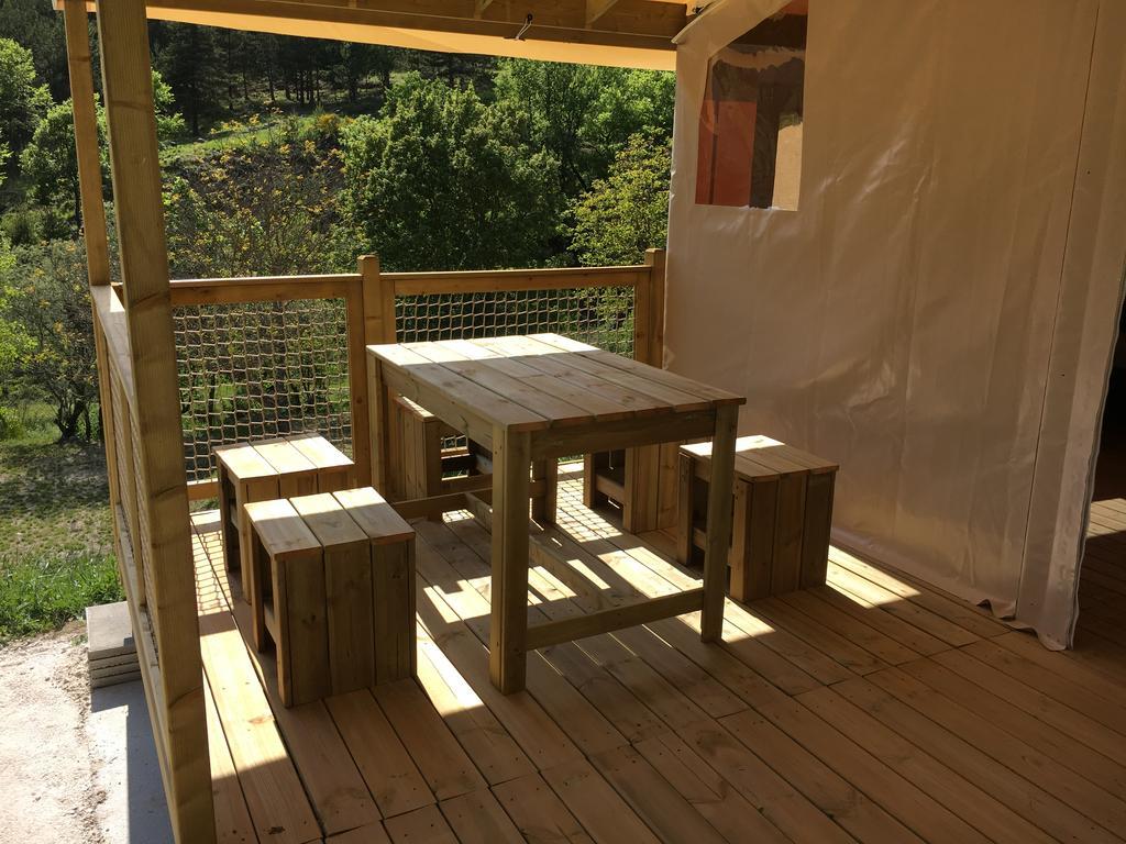 Camping Calme Et Nature Castellane Ngoại thất bức ảnh